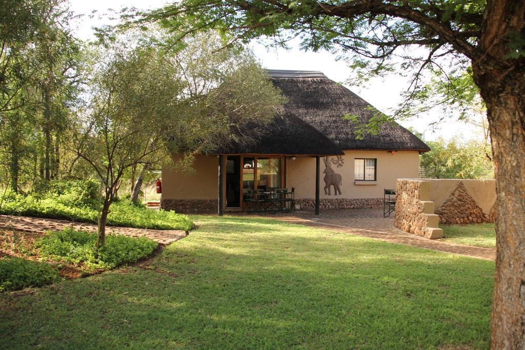 Ukutula Lion Lodge Beestekraal  Zimmer foto