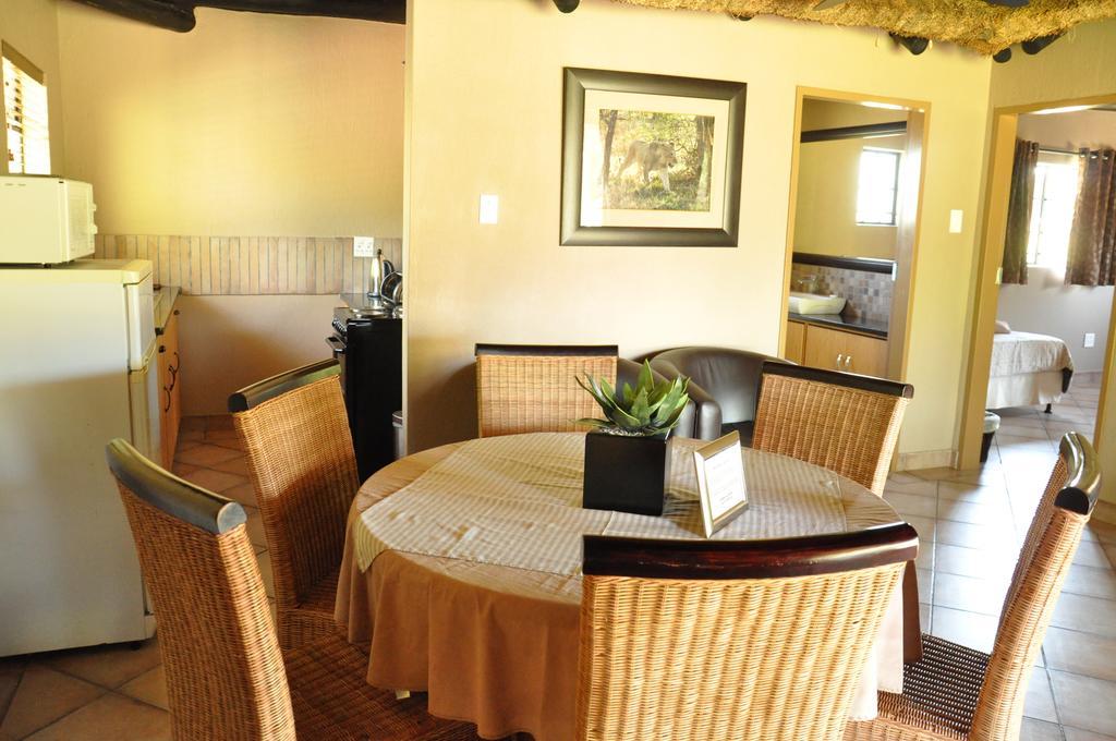 Ukutula Lion Lodge Beestekraal  Zimmer foto