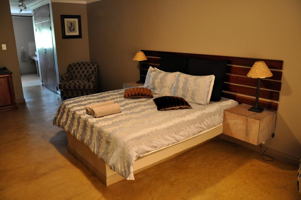 Ukutula Lion Lodge Beestekraal  Zimmer foto