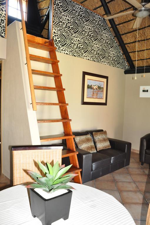 Ukutula Lion Lodge Beestekraal  Zimmer foto