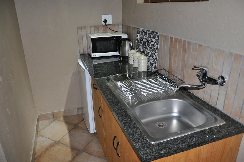 Ukutula Lion Lodge Beestekraal  Zimmer foto