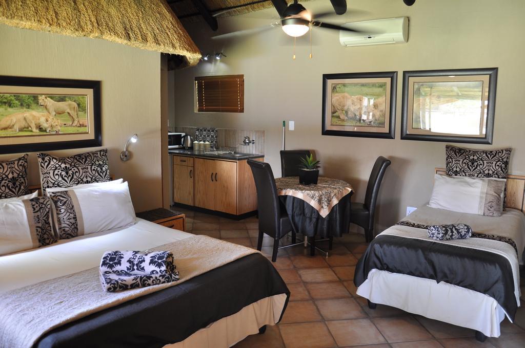 Ukutula Lion Lodge Beestekraal  Zimmer foto
