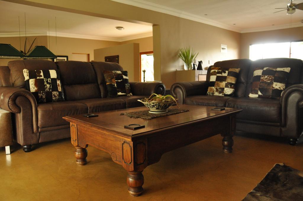 Ukutula Lion Lodge Beestekraal  Zimmer foto