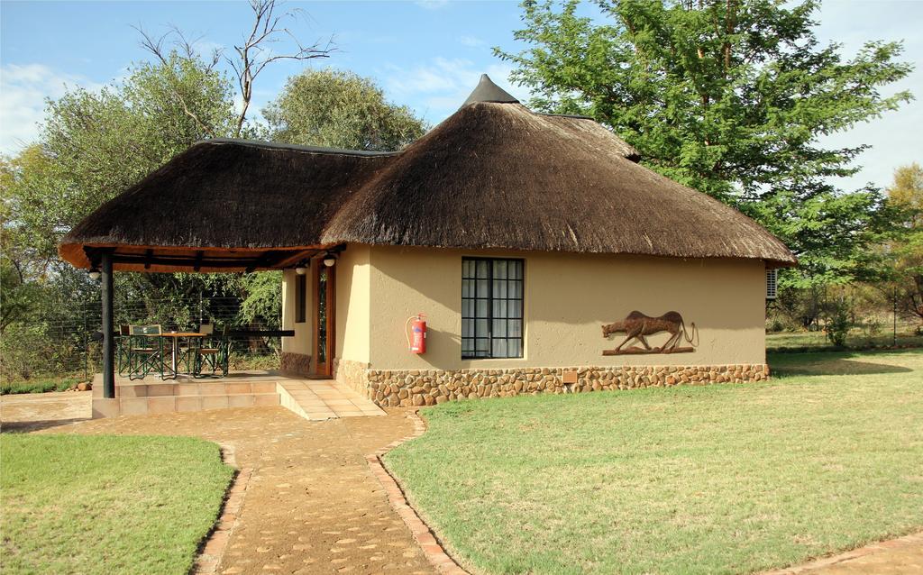 Ukutula Lion Lodge Beestekraal  Zimmer foto